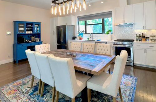 Tobin Hill House | Pearl Oasis, Luxury & Panoramic City Views