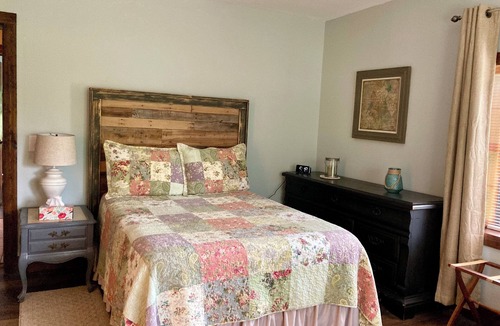 Mathiston House | Pecan Hill - Charming 3-bedroom farmhouse in peaceful Mathiston