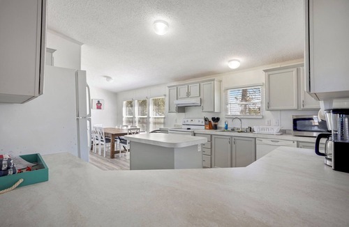 Hackberry House | Pelican Point Paradise: Lakefront Retreat w/Private Dock Fish