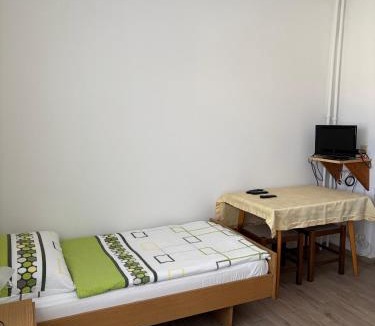 Mannswoerth Bed & Breakfast | Pension Eicher