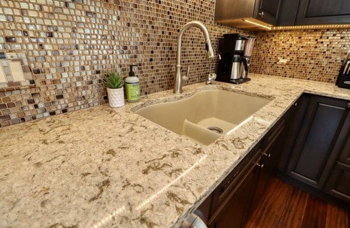 Downtown Lincoln Condo | Penthouse Condo{3 King Beds} Downtown Lincoln O st view