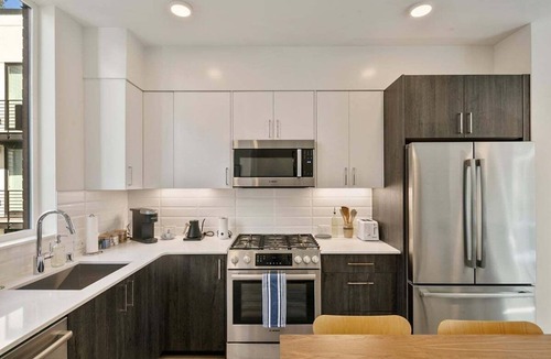 Broadway House | Perch - Urban Abode 18: Modern & Cozy Townhome; Heart of Capitol Hill