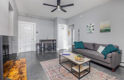 Sherman Hill Apartment | Perfect 2 bedroom Getaway in historic neighborhood