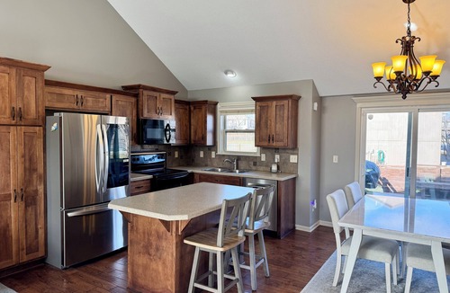 Kansas City House | Perfect 3-bedroom house with AC in enjoyable Kansas City