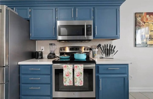 Waldron House | Perfect 3 BR Home in North KC near the Airport!