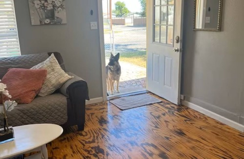 San Angelo House | Perfect for 2: Pet Friendly