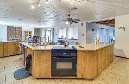 Polvadera Cottage | Perfect For Groups! Socorro Home Near NM Tech