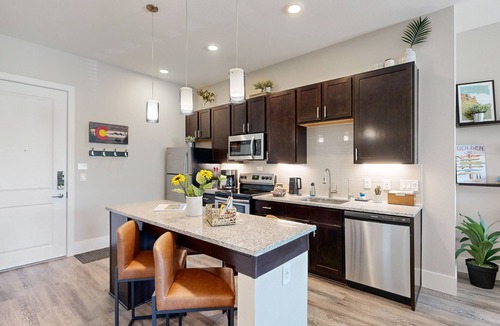 Golden Condo | Perfect GetAway Near Downtown, Red Rocks, Hiking, CSM Boulder 30mins