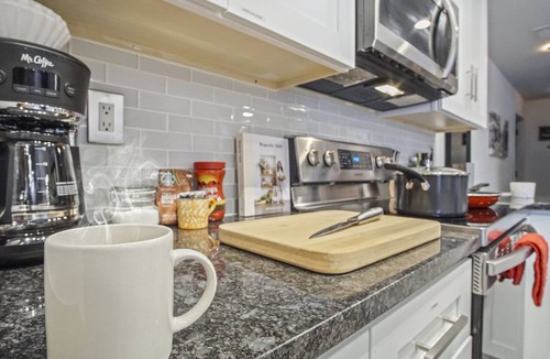 Midtown Condo | Perfect Luxury Condo in Midtown! Great Amenities!