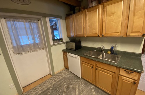 Wauconda Cabin | Perfect outdoorsman retreat! Centered around many lakes and public access areas