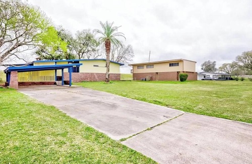 Lakeview  Jefferson County House | Perfect Port Arthur Getaway!