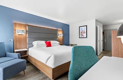 Cheyenne Hotel | Perfect Room for Leisure or Business Near Wyoming State Capitol - Free Shuttle!