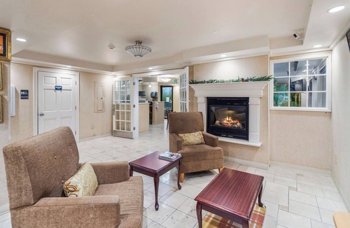 Renton Hotel | Perfect Stay for Families w/Nearby Parks and Attractions to Explore