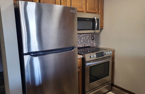 Notch Estates Condo | PERFECT SUMMER GETAWAY CONDO. JUST 2 MILES TO SILVER DOLLAR CITY! NO STEPS