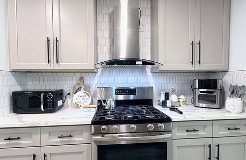 Barker House | ⭐ Perla Haven | Game Room Covered Patio Sleeps 9 N Katy Medical & Wellness