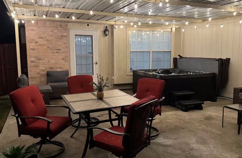 Garland House | Pet-friendly 3-bedroom w/Hot Tub