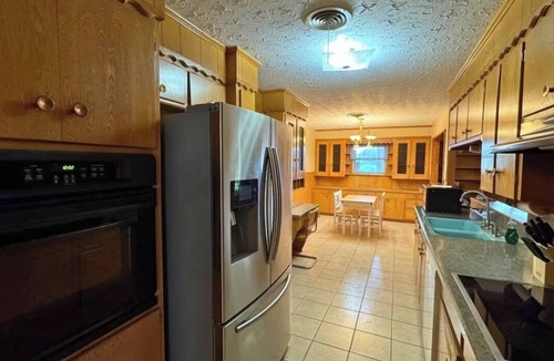 Baytown House | Pet-Friendly 4BR Retreat Near Parks & Dining