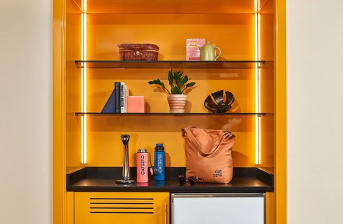 Cole Apartment | Pet Friendly + Accessible Flat | Rooftop Views