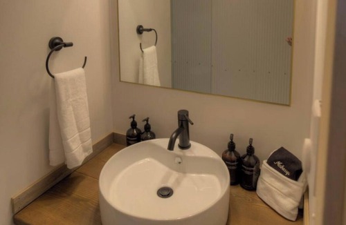 Astoria Hotel | Pet-friendly, Buoy Suite at Bowline Hotel