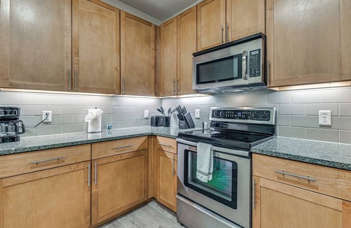 Cityplace Condo | Pet-Friendly Condo w/Community Perks in Dallas!