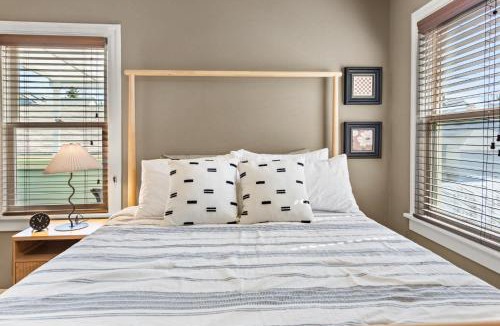 Green Lake House | Pet-friendly Craftsman Home-1 block from Greenlake