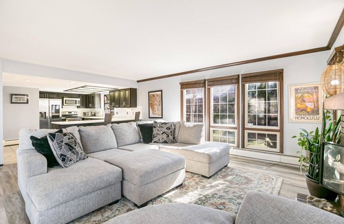 Denver House | Pet-Friendly Denver Getaway. Trail Access & Fast Wi-Fi