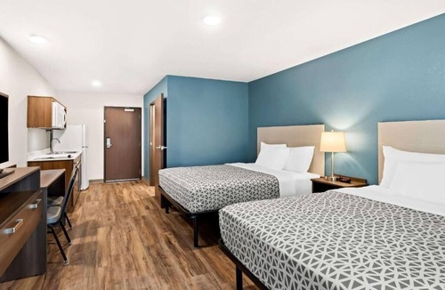 Dupont Hotel | Pet-Friendly Extended Stay Near Downtown Denver, Wildlife Refuge, and Stadiums