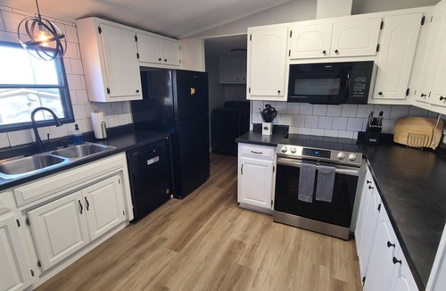 Blue Springs House | Pet friendly home, quiet neighborhood,multiple lakes,sports.