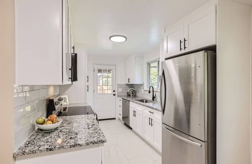 Lakewood Apartment | Pet Friendly I 3bd I Red Rocks I Belmar I Denver