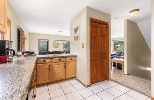 Quandary Village Cabin | Pet-Friendly Mountain Cabin w/Hot Tub & Stunning Views