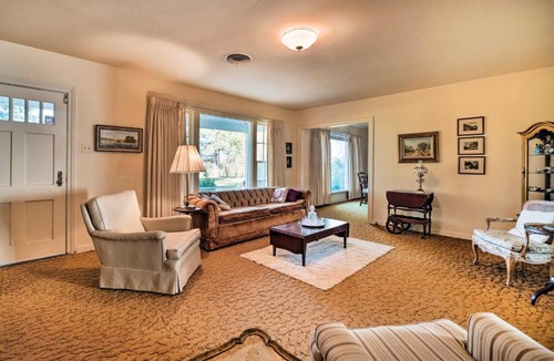 Navasota House | Pet-Friendly Navasota Ranch House with Arcade!