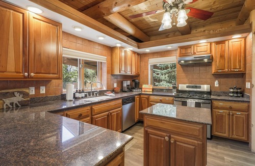San Juan River Village House | Pet Friendly River Front Home with Hot Tub & A/C