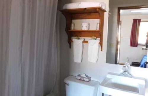 Packwood Hotel | Pet-Friendly Room w/Free Parking & BBQ Facilities | Near Skate Creek Park