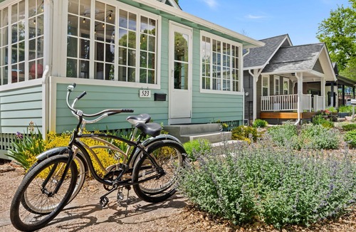University Park House | Peterson Retreat Hot Tub, Bikes, Old Town