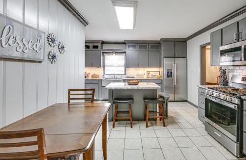 Frankston House | Pets Welcome! Comfortable and Spacious! Sleeps 6