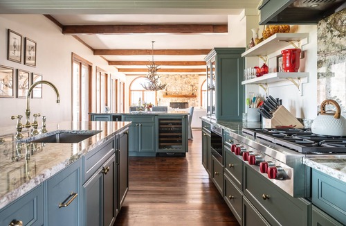 Brenham House | Pickle Ball + Fire Pit + Luxury Family Getaway!
