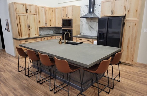 Centennial House | Pine & Peak Lodge in Centennial, WY Patio Seating & Game Area -No cleaning fee-