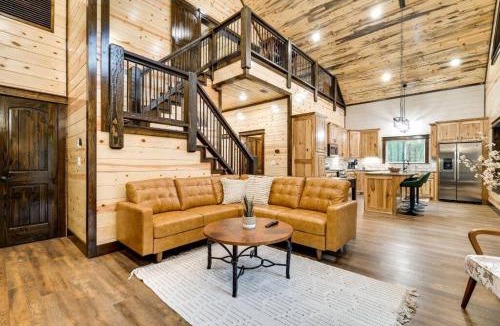 Broken Bow Villa | Piney Acres