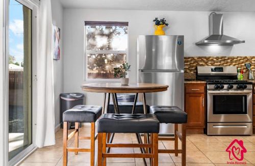 Northeast Heights House | Pitt Paradise Pet Friendly Oasis - An Irvie Home