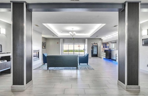 Webster Hotel | Platinum Inn & Suites Webster