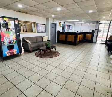 Big Spring Hotel | Plaza Inn