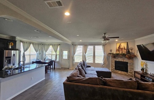 Odessa House | Pleasant 3-bedroom house with AC in charming Odessa, maximum guest 6.