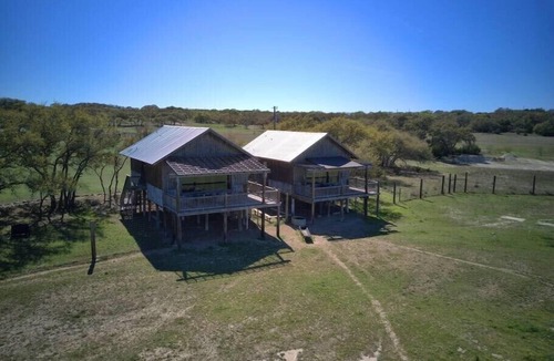 Bergheim House | Pond House Bungalow at Bergheim Ranch