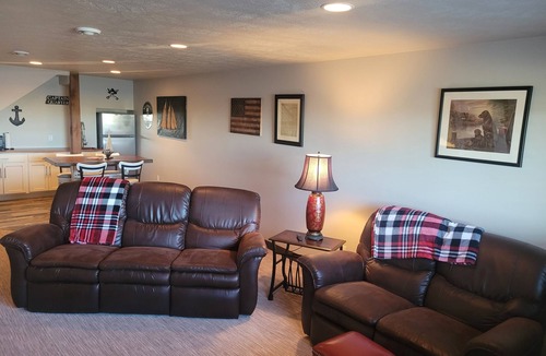 Sioux Falls House | Pond View Retreat, 6 Bedroom, 4 Bath, 3 Level Luxury Home In Sioux Falls.