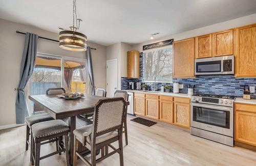 Colorado Springs House | Pony Meadows! Family Escape with BBQ & Workspace