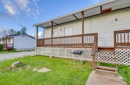 Stoutsville Apartment | Pool & Fishing Access: Apt Near Mark Twain Lake