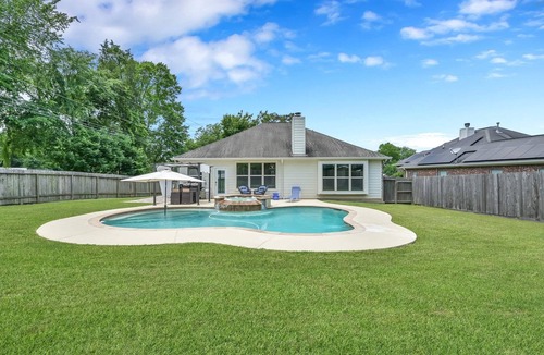 April Sound House | Pool home in Gated Golf Course community on Lake Conroe