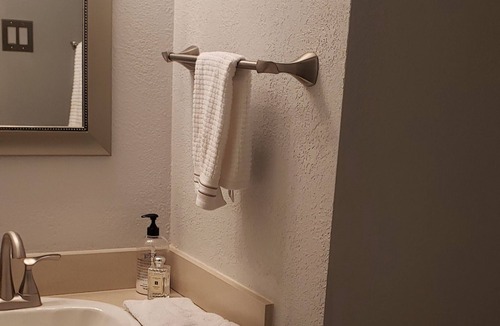Pecan Grove House | Pool / waterfall 4-bedroom 20 minuyes to Houston, Katy, Sugarland in Richmond.