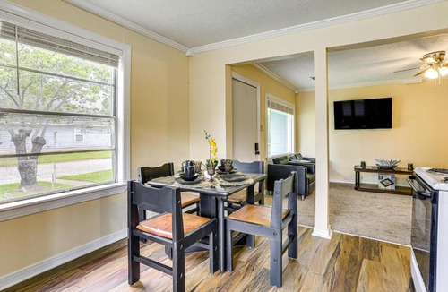 Lakeview  Jefferson County Apartment | Port Arthur Homebase: Work, Dine & Play!