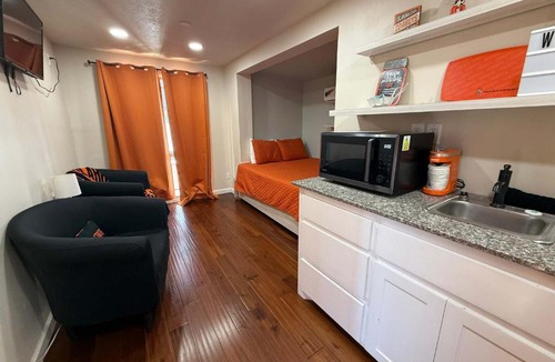 Medicine Park House | PP Wichita Mtns Rooftop View Ft Sill Grad Suite